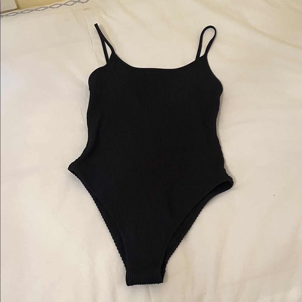 HM *Hunza G Inspired* Scrunched Black One Piece Size Small
